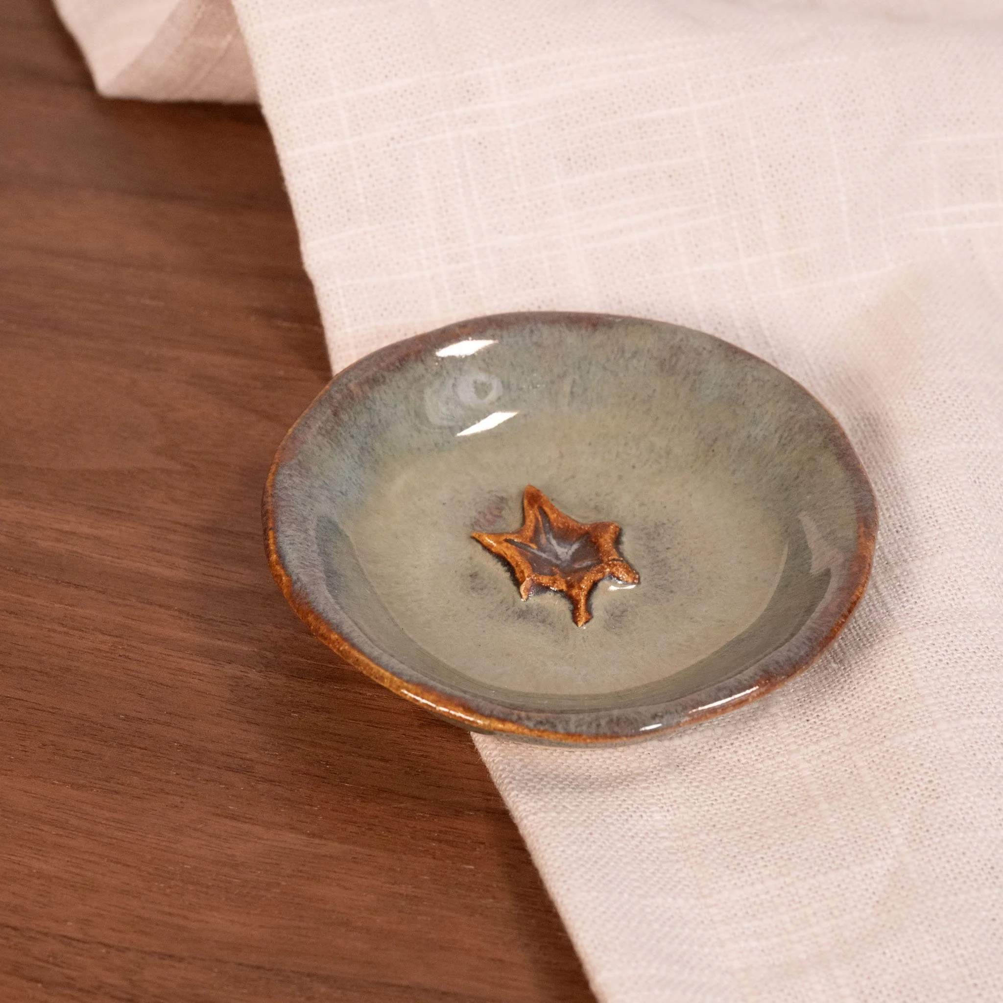 Dish / Catch All - Pinched Maple Leaf
