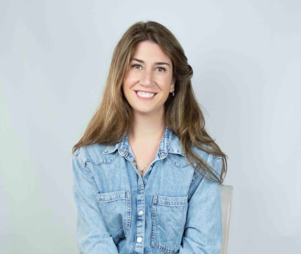 Pilar Barcina, Psicóloga Sanitaria y Directora Clínica de re-conectando, experta en bienestar digital familiar.