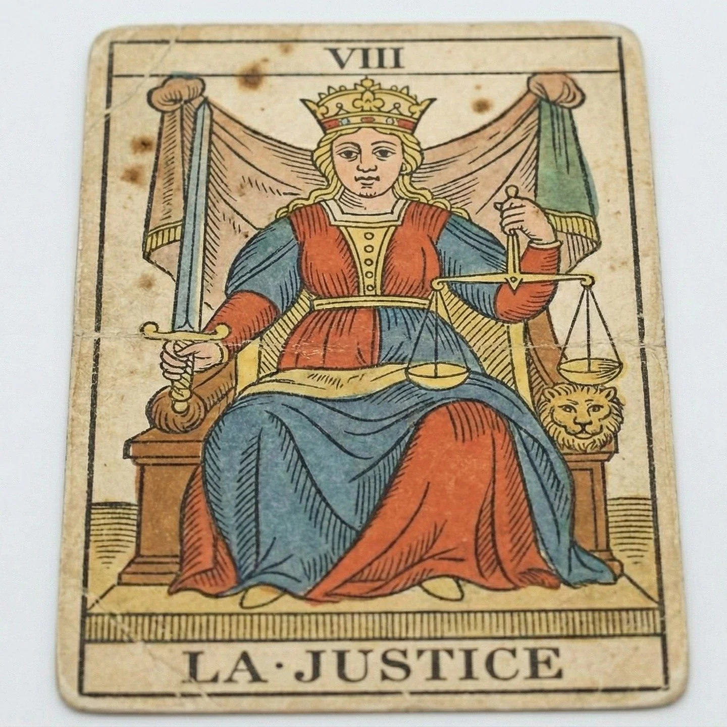 Bonjour &agrave; tous les chercheurs d'&eacute;quilibre et de v&eacute;rit&eacute; !

Aujourd'hui, on tire l'Arcane Majeur num&eacute;ro VIII : La Justice du Tarot de Marseille. Une carte puissante qui nous interpelle sur nos actions et leurs cons&ea