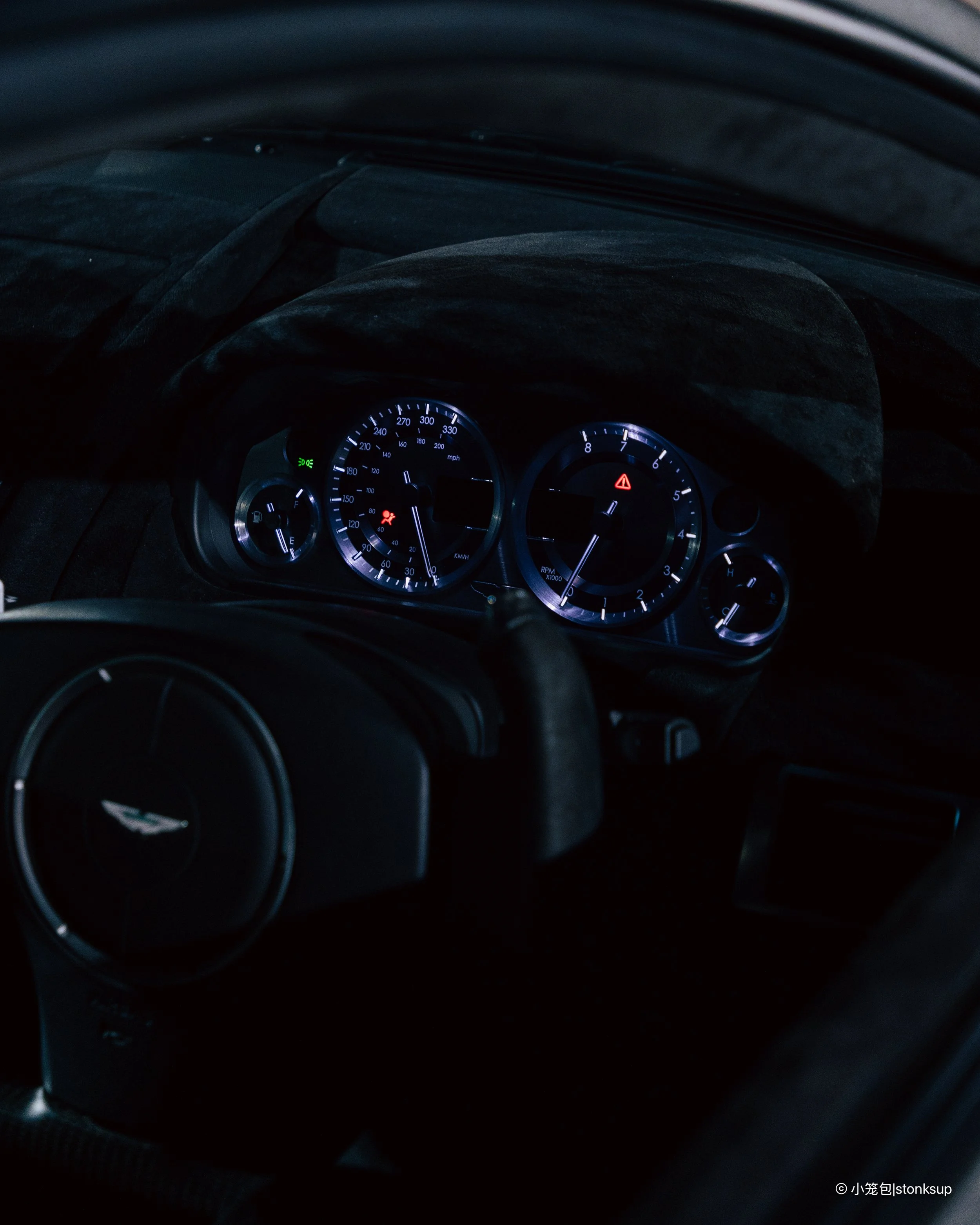 Aston Martin Vantage ACR-5.jpg