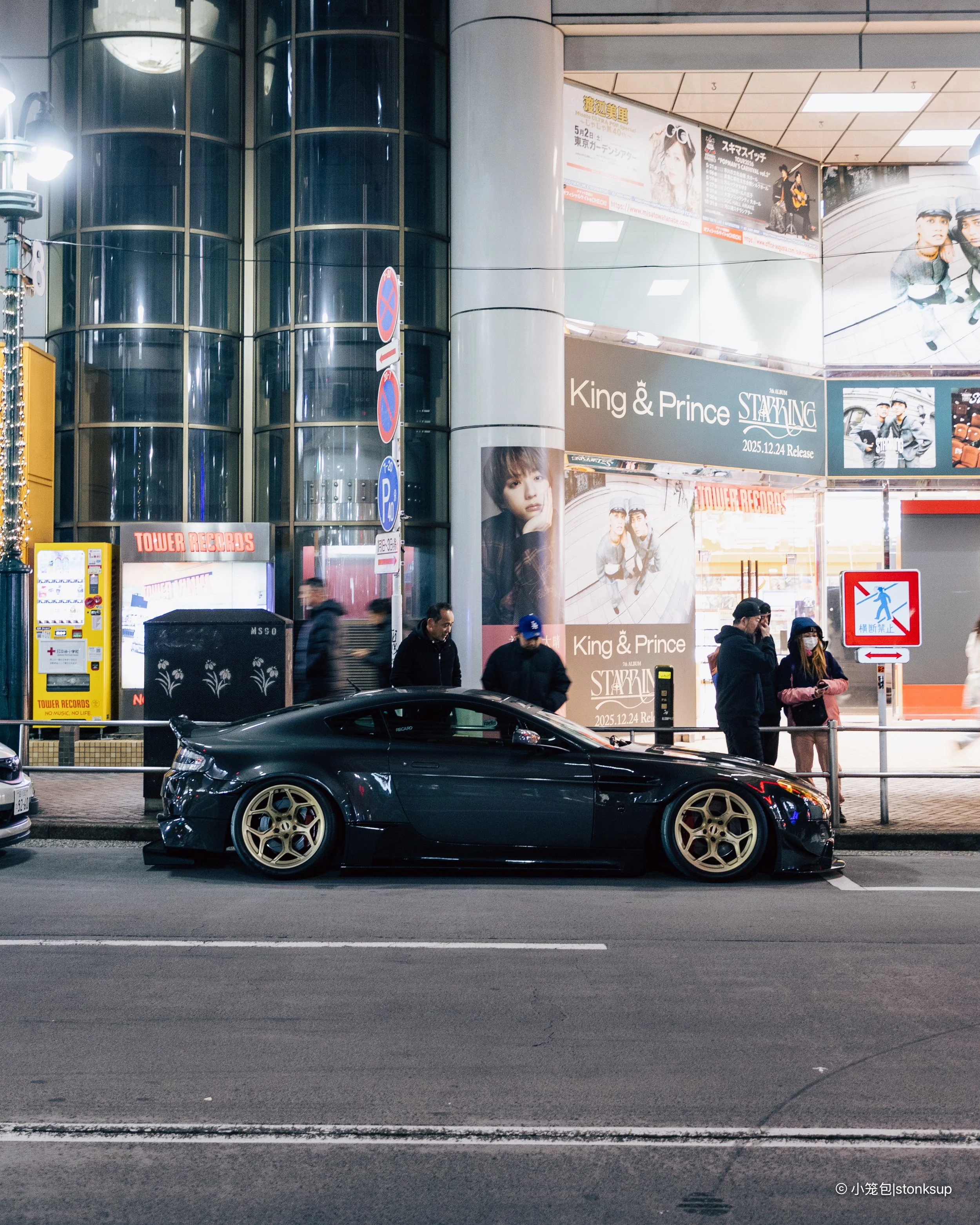 Aston Martin Vantage ACR-30.jpg