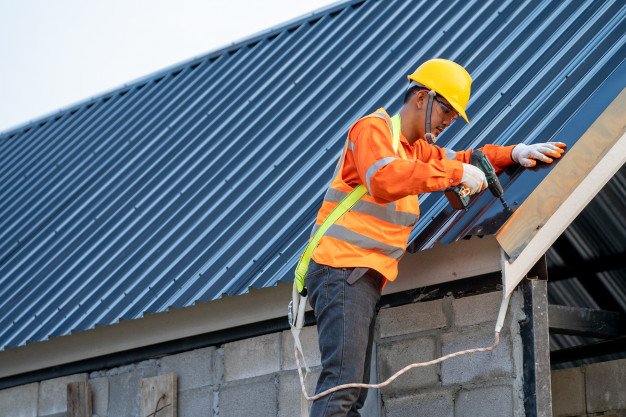 Metal-Roofing-Installation-1.jpg