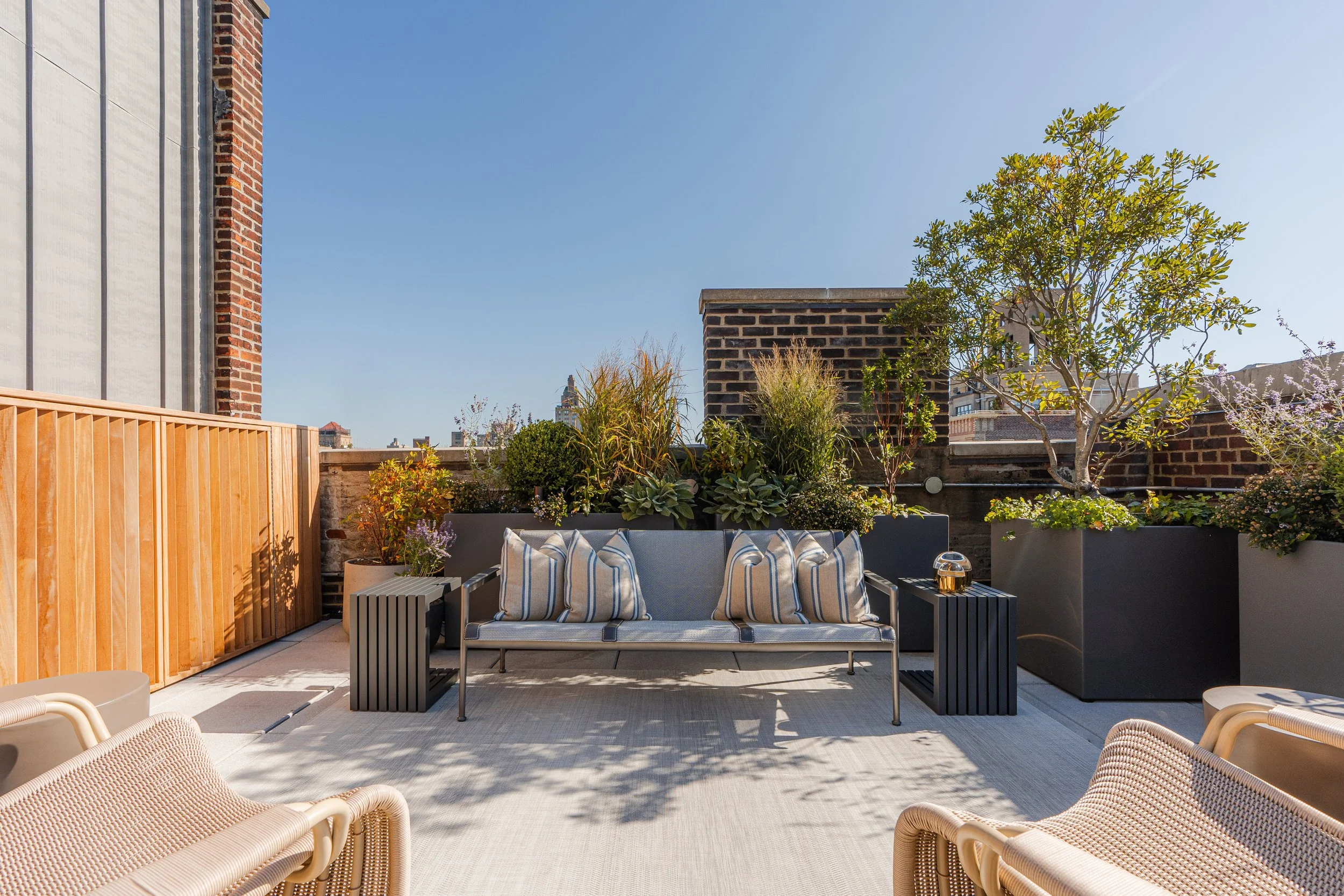 ROOFTOP - MANHATTAN, 2024 — ELECTRIX DESIGN