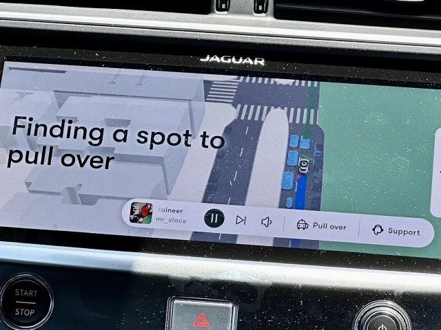 Waymo-Status-Screen-Looking-For-A-Parking-Space