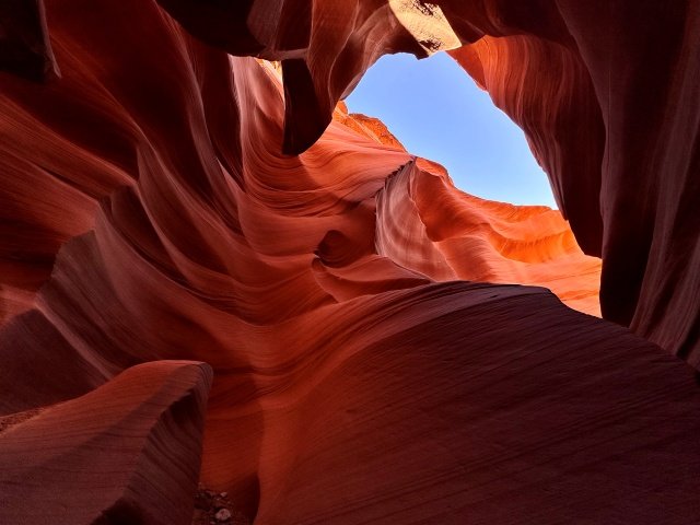 Antelope Canyon by EV: Fast Charging, Navajo Stories, and Sandstone Magic