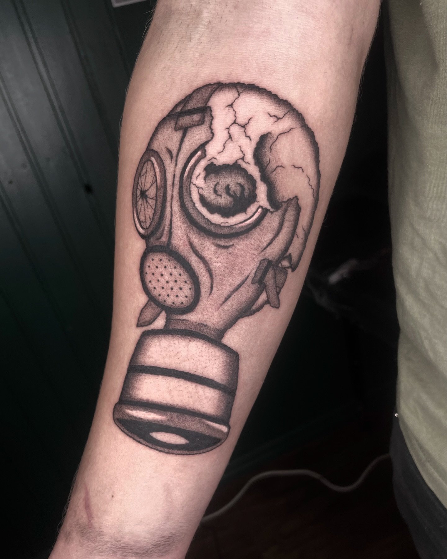 Custom kaasumaski🫶🫶

Kiitos kun k&auml;vit taas🐱🤝

#tatuointitampere #gasmasktattoo #skulltattoo #tattoofinland