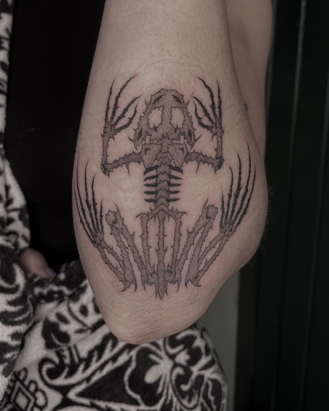 custom froggy luuranko❤️&zwj;🩹

Kiitos kun k&auml;vit🎀⭐️

#gothictattoo #frogskeletontattoo #tatuointitampere
