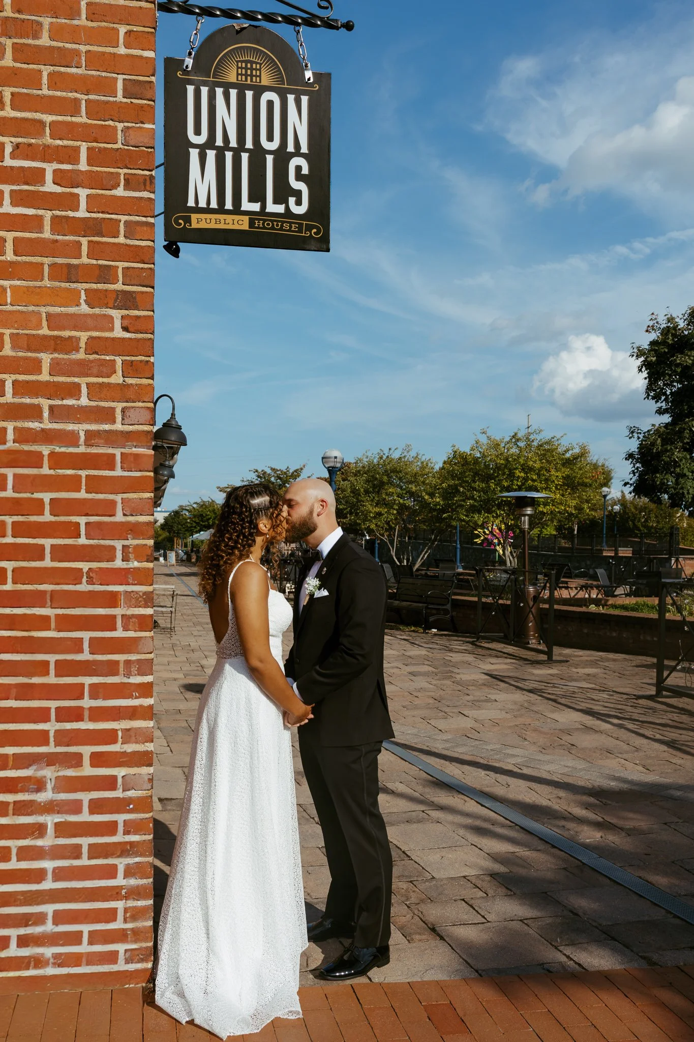union-mills-public-house-frederick-wedding-sharp-impressions-photo