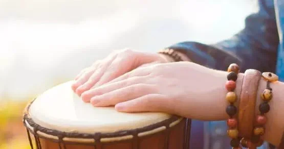 25 Questions &amp; Answers About Seniors and Drumming - A Practical Guide for Caregivers and Activities Professionals