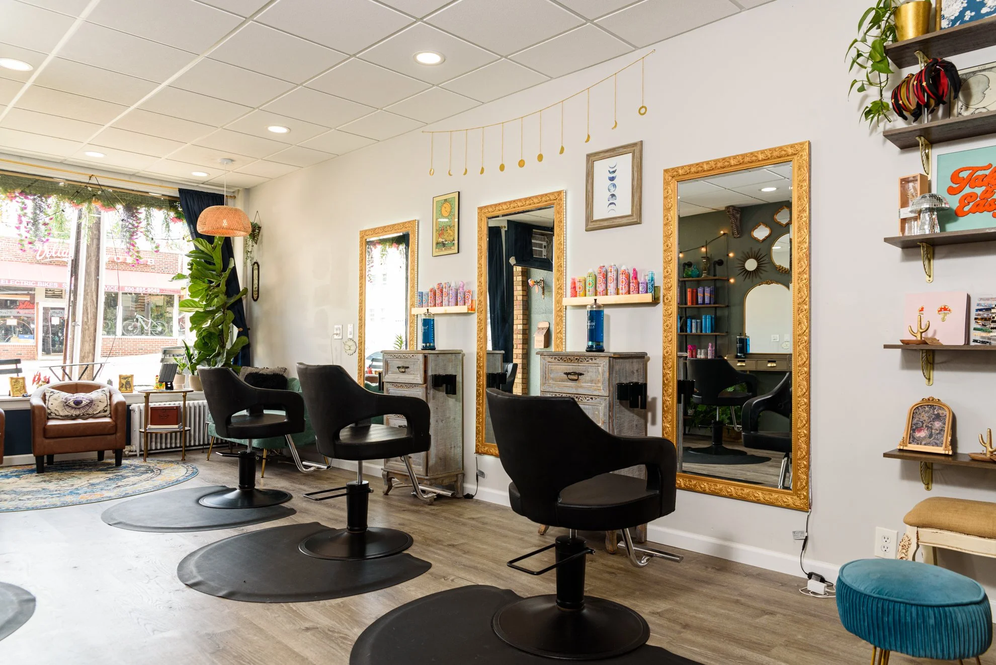 PrettyMoonSalon-2.jpg