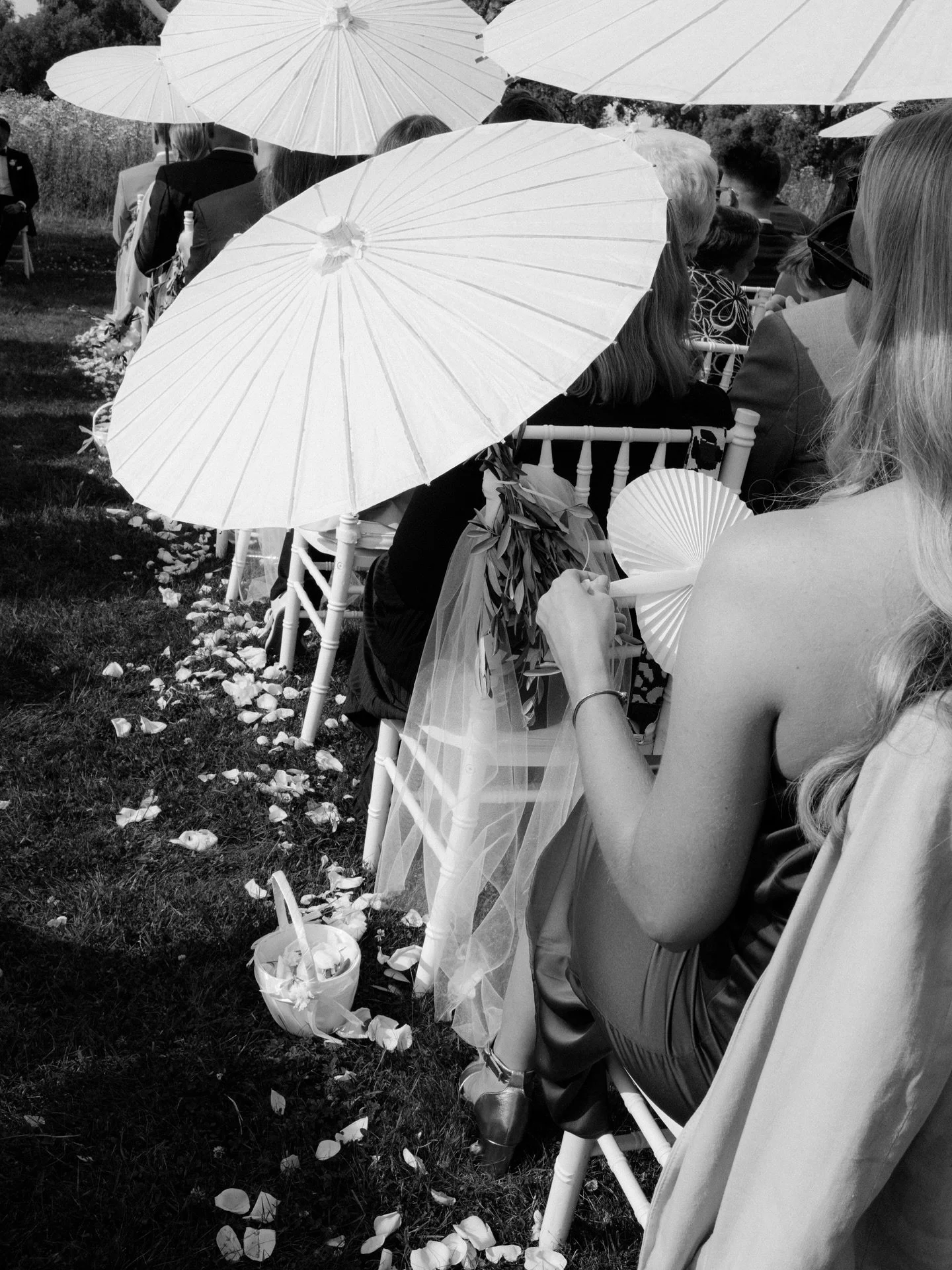under the wedding sun.

#weddingguests #sunnyday #weddingday #hochzeitsfotografie #hochzeitssaison #weddingphotographers #fotografenteam #hochzeitsfotos #bwphoto #sunshine #weddinghannover #hannover #lovestory #italyvibes #lovely #flower #sommerhochz