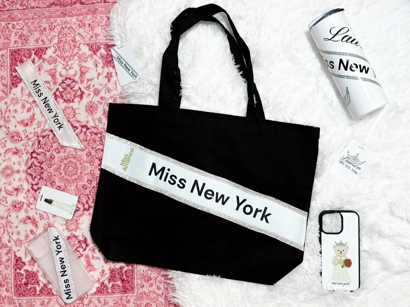 what&rsquo;s in my bag (c3&rsquo;s version) 🗽🚕🪽🫧
&bull;
&bull;
&bull;
#crownedcreativeco #C3 #crownedcreativecogirl #smallbiz #shopsmall #pageants #pageantgirl #pageantry