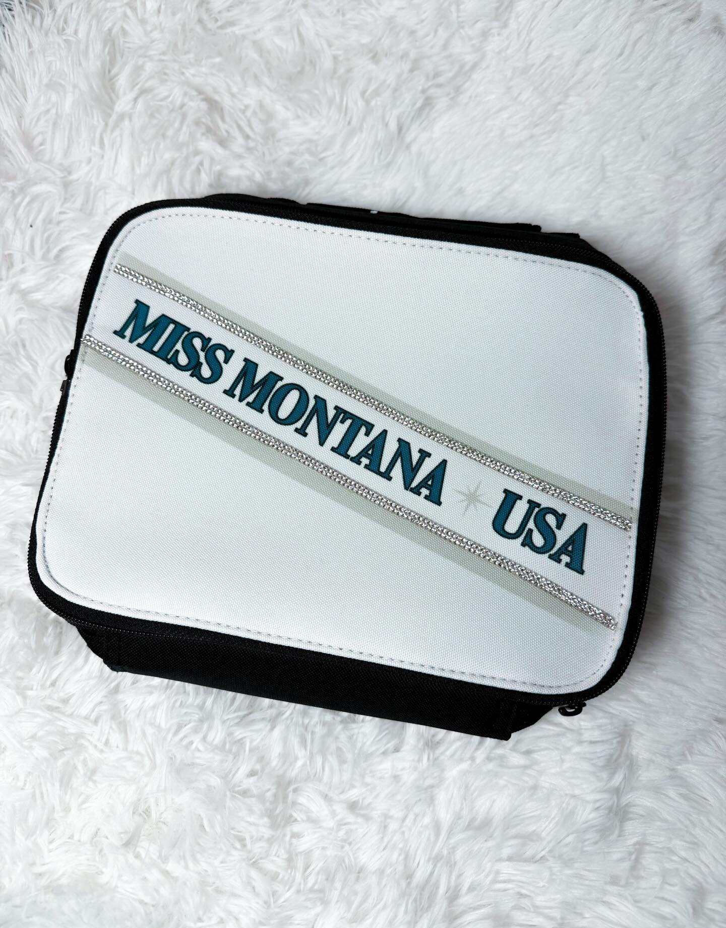 introducing a product i&rsquo;m obsessed with (and i know you will be too!!) &hellip;. our C3 makeup bags!! 💋🫧

featuring your banner with real rhinestones- because as always sparkle is never ever optional around here!! the amount of items you can 