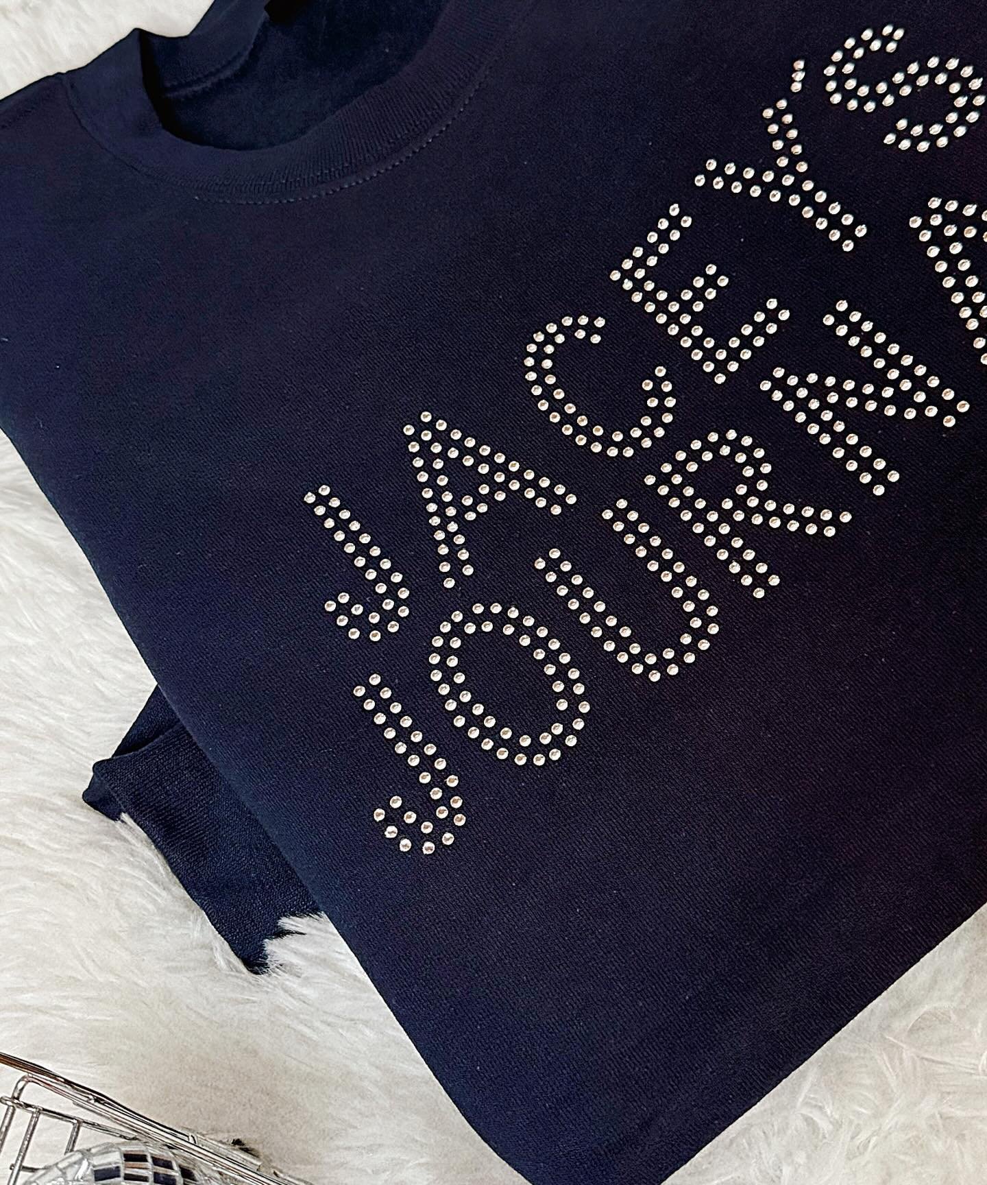 life goals: to be as iconic as @jaceys.journal 👏🏻
&bull;
&bull;
&bull;
#crownedcreativeco #C3 #C3girl #smallbiz #shopsmall