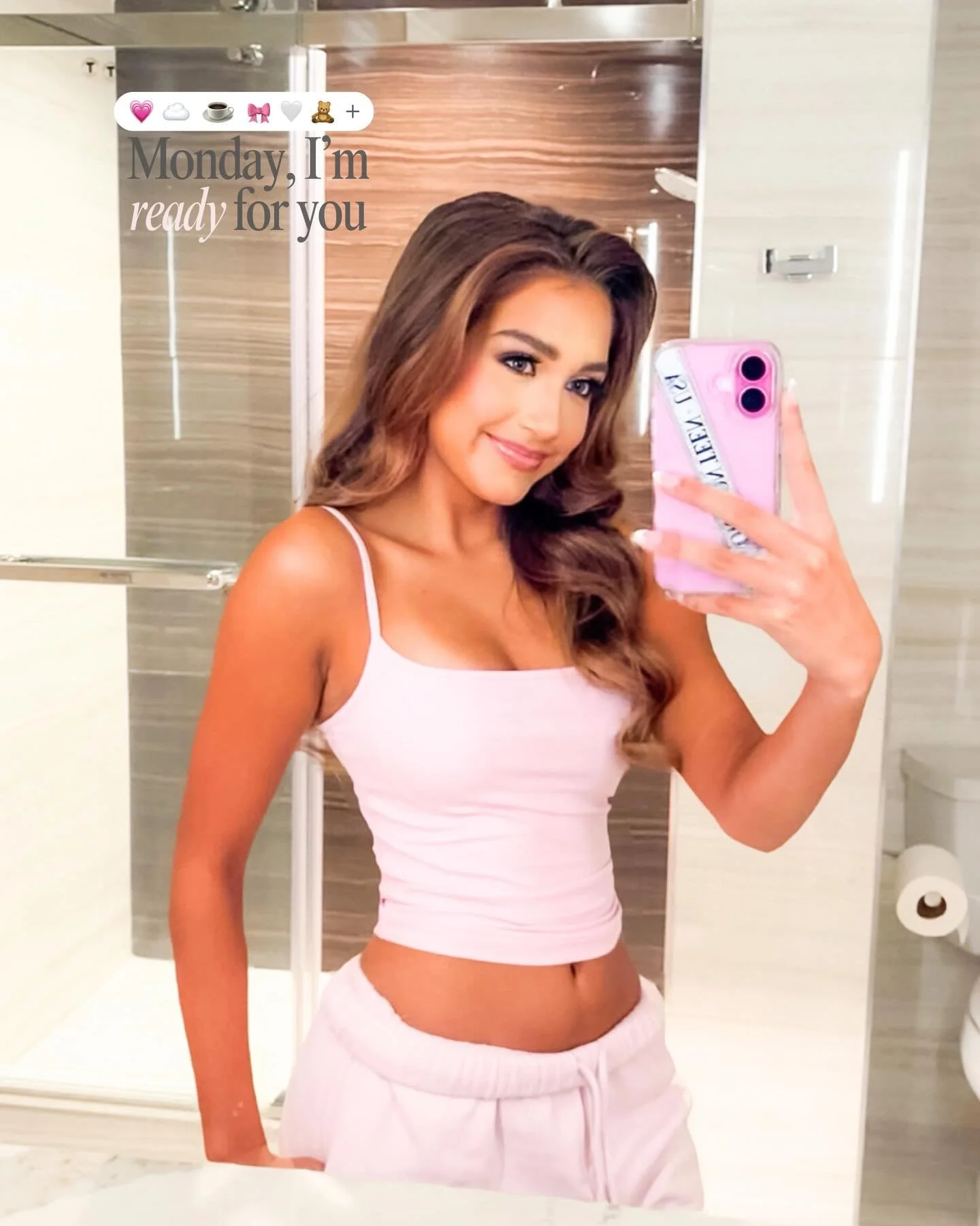 last monday of the year!! ☻ 
&bull;
&bull;
&bull;
#crownedcreativeco #C3 #C3girl #smallbiz #shopsmall