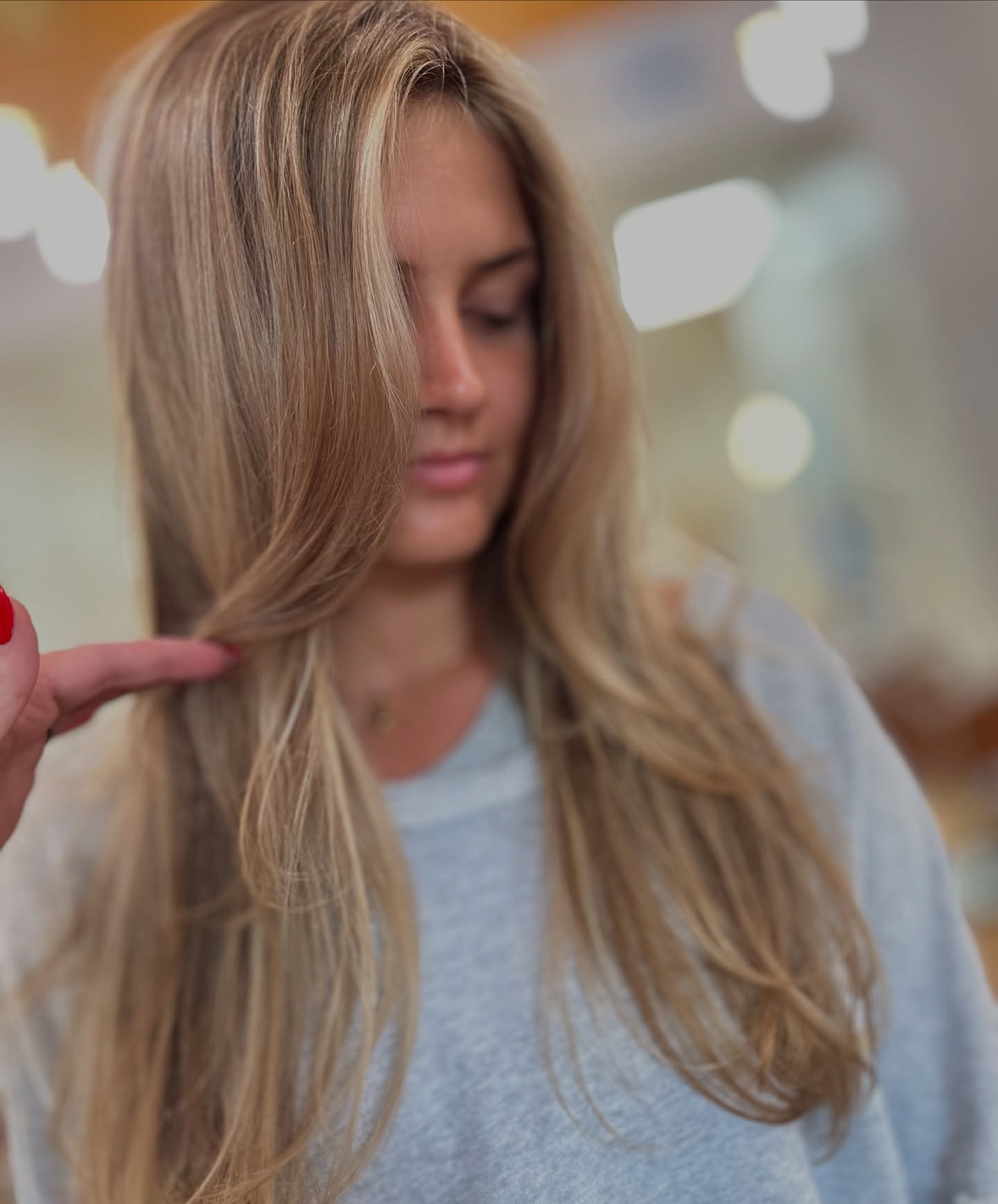 ☀️💛 Sun-kissed strands and a flawless blowout&mdash;because effortless, radiant hair is always in season! 

✨ Who&rsquo;s ready for their glow-up?  Books are open for May/June 😊 

#toledoohio #toledoohiohairstylist #downtowntoledo #419hairstylist #
