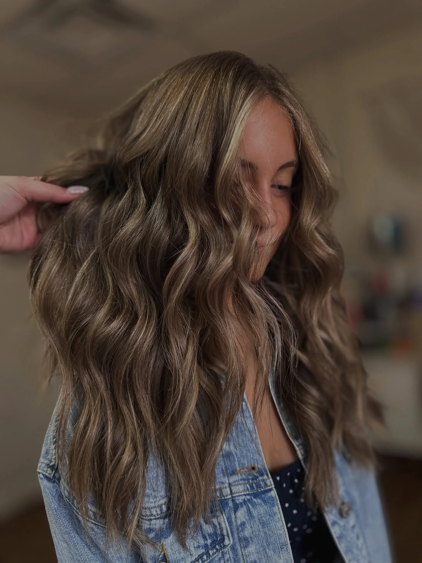 Soft, natural dimension &mdash; that perfect lived-in glow that carries you from fall into the holidays 🍂✨

Now&rsquo;s the time to secure your spot! November &amp; December books are open &mdash; holiday appointments are filling fast!