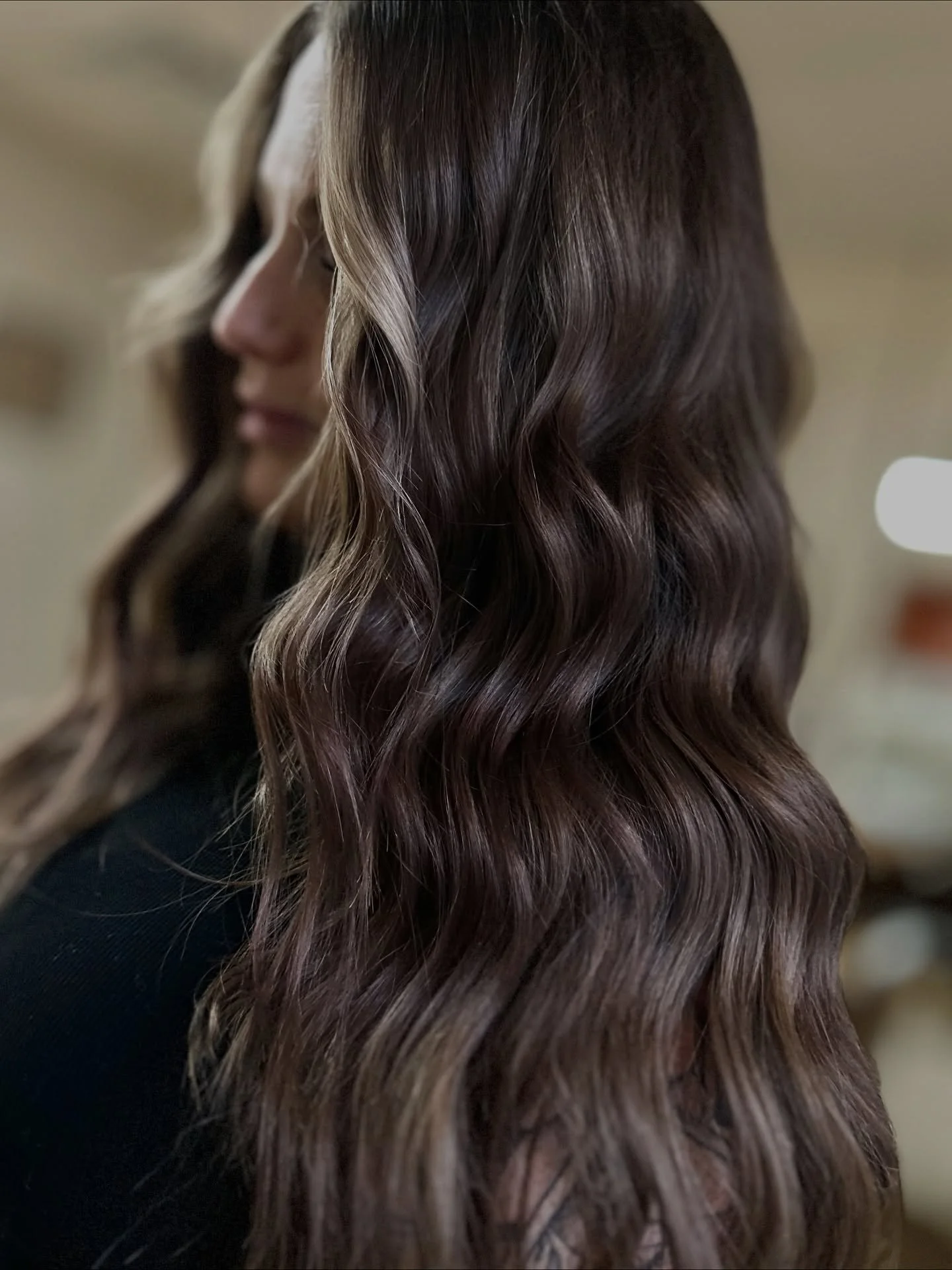 Yes, I do know how to do more than blondes&hellip; shocking, I know 🤎😌

Bestie wanted richness and darker for fall, so I had to deliver 💁🏼&zwj;♀️ 

Holiday books are filling up fast &mdash; Message me to snag your spot 🫶🏻

#toledoohio #toledooh