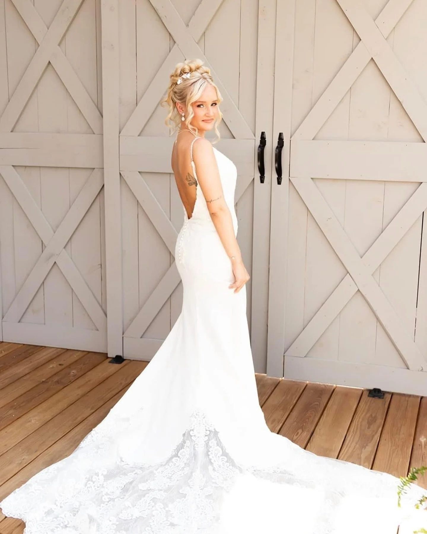 🌸✨ &ldquo;Hair? Perfect. Makeup? Flawless. Confidence? Unstoppable. 🌸✨

Let&rsquo;s make your bridal vision a reality &mdash; email amberglowcollective@gmail for 2026 bookings! 

 #BridalSlay #GlamOnYourBigDay