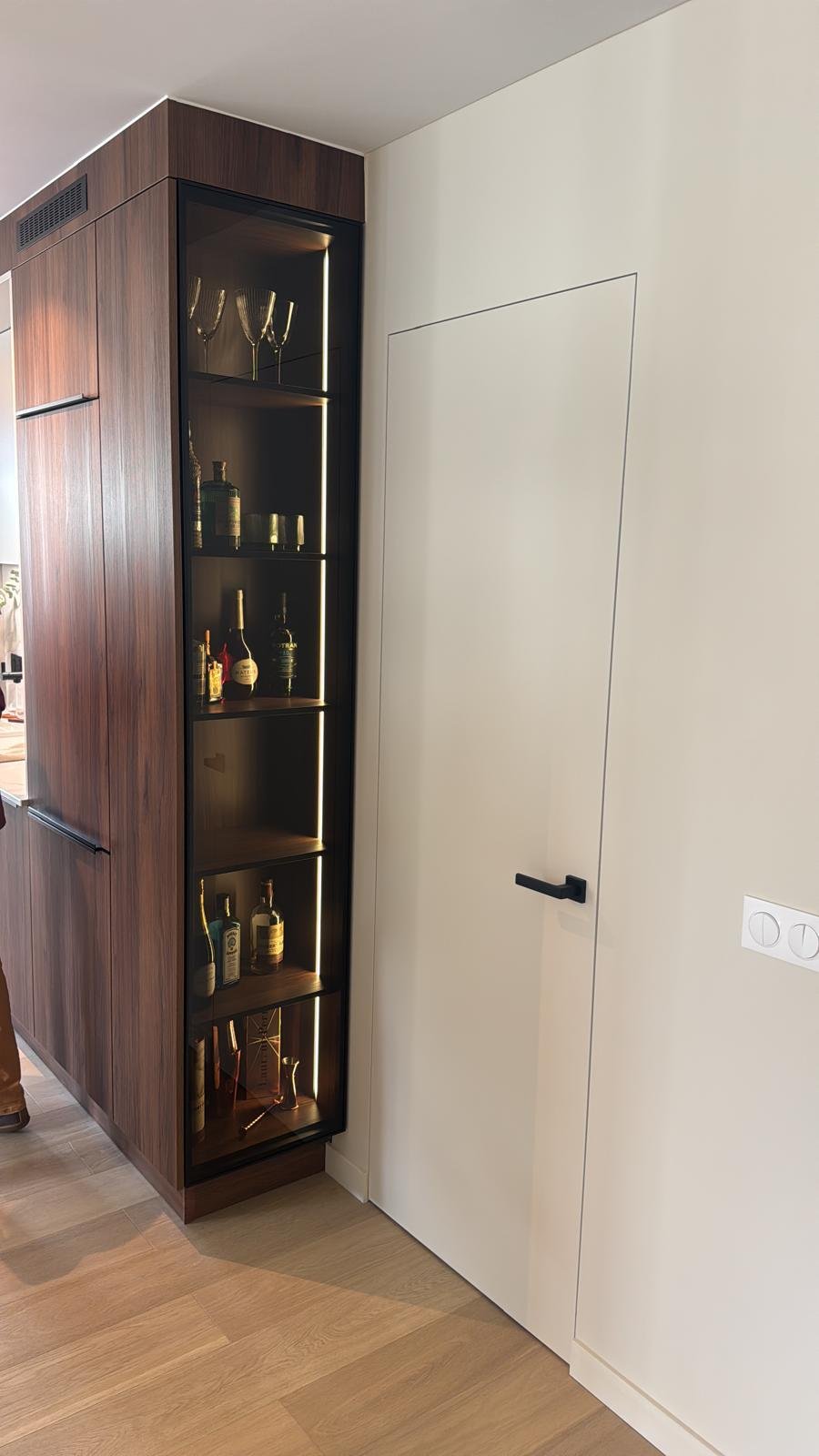 Pose porte invisible