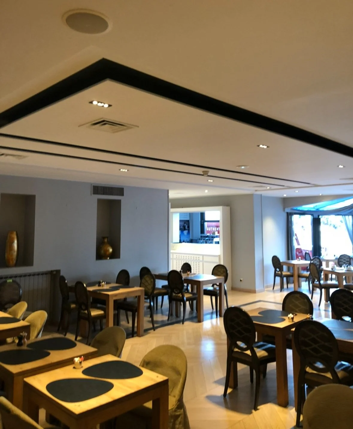 Faux plafond restaurant