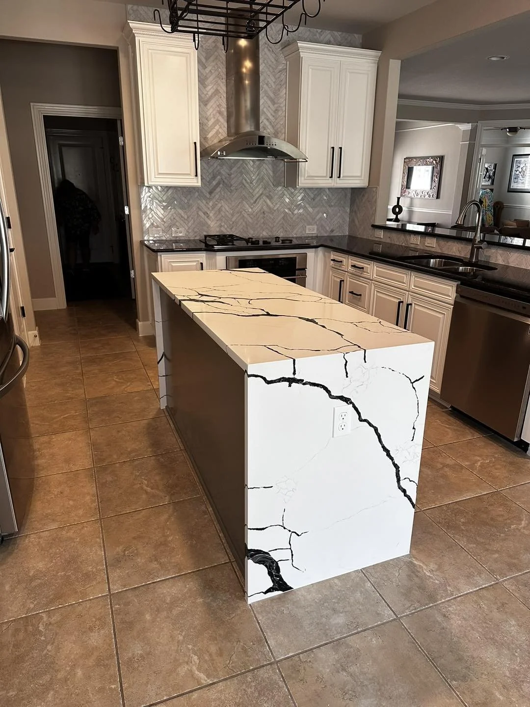Regal Calacatta Zeal 3cm (Stratus Quartz)
