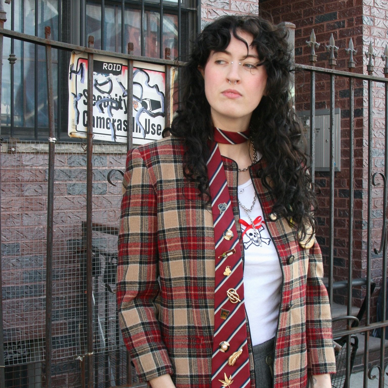 "lady laurel" collarless jacket