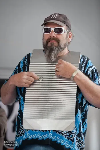 Everett on washboard