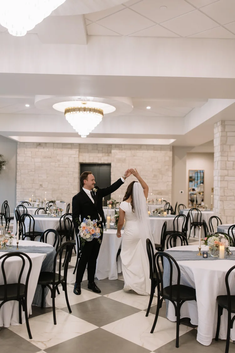 Mikey & Brenna wedding at The Oz — photo 23