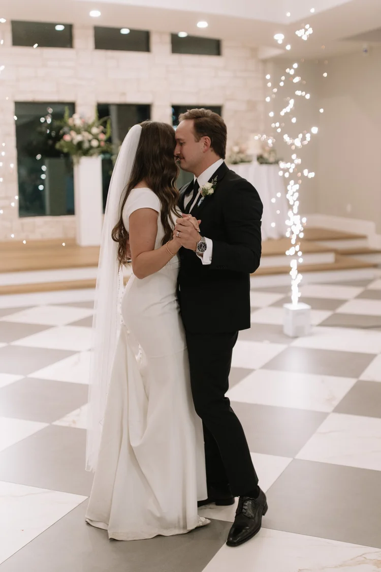 Mikey & Brenna wedding at The Oz — photo 37