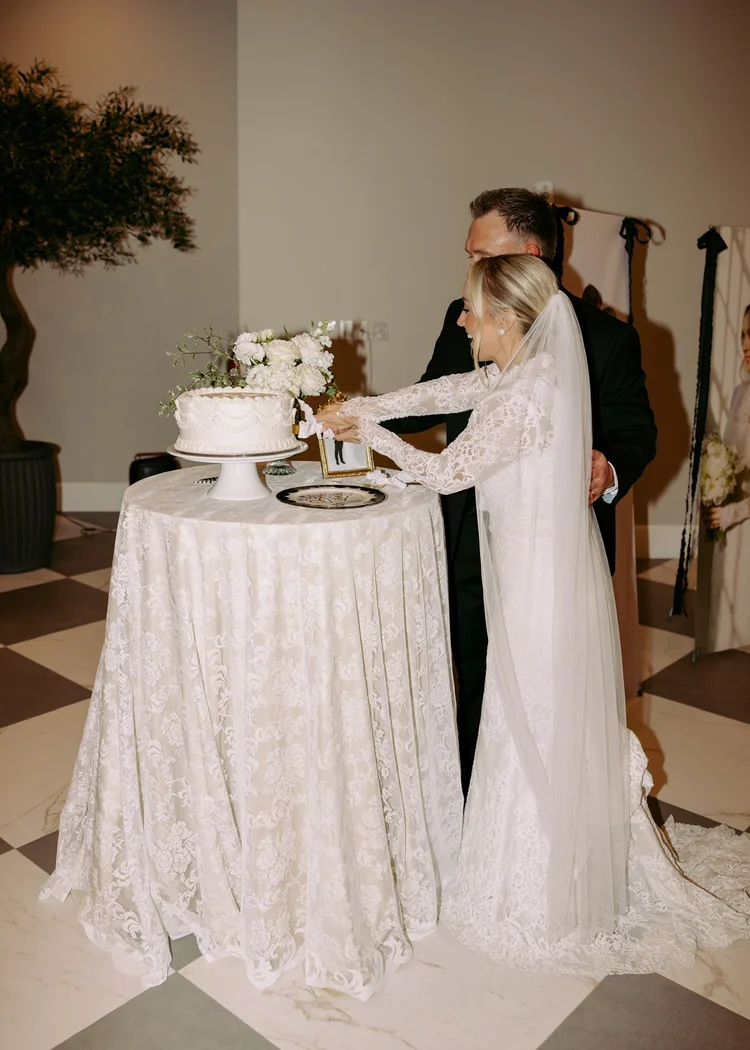 Kenzie & Ben wedding at The Oz — photo 70