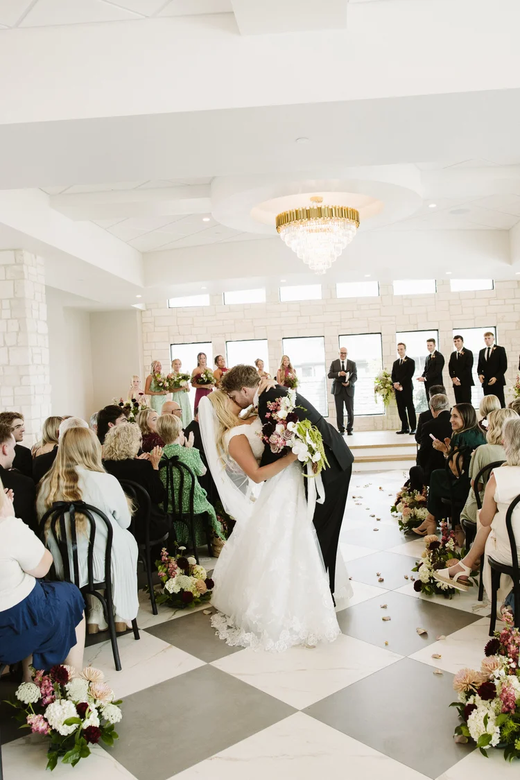 Emma & Cole wedding at The Oz — photo 25
