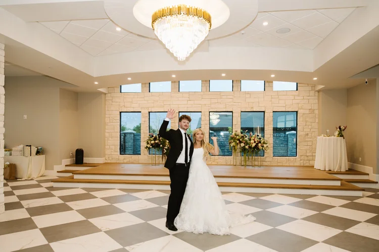 Emma & Cole wedding at The Oz — photo 57
