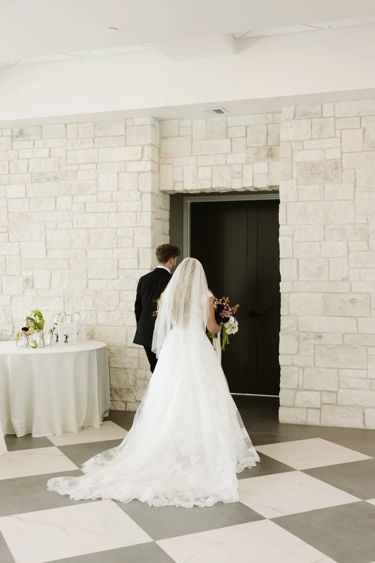 Emma & Cole wedding at The Oz — photo 26