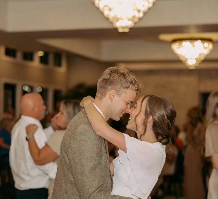 Tessa & Kyle wedding at The Oz — photo 21