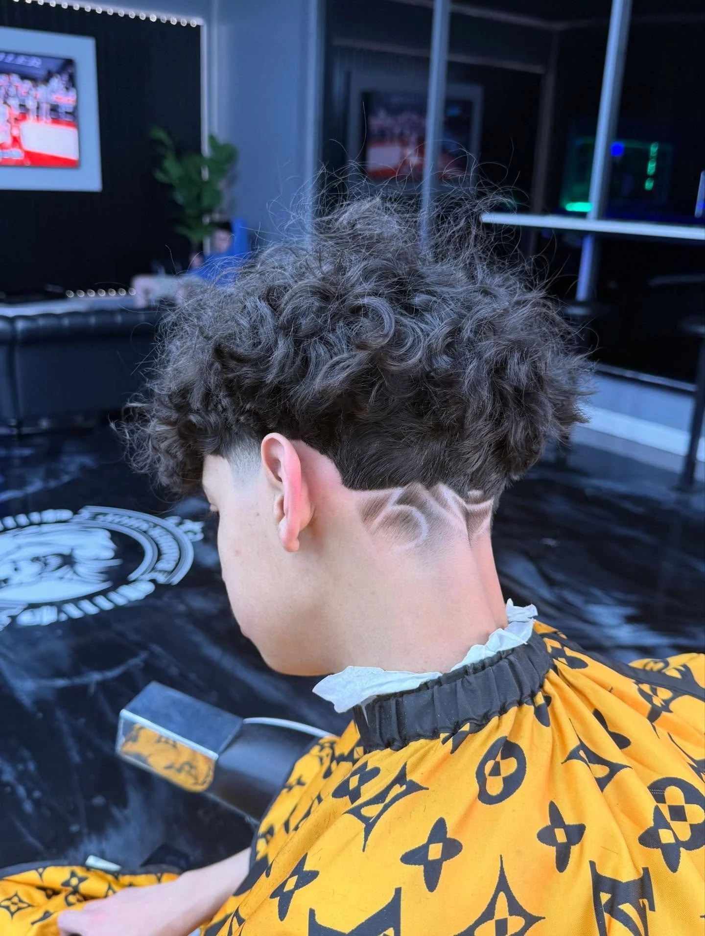 #springbarber #woodlandsbarber #barberoslatinos the best barbershop 💈 la mejor barber&iacute;a 💈 www.strongfades.com 1421 spring cypress 77373 💈💰👌