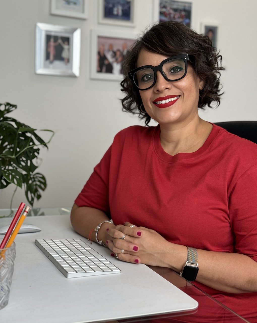 Cintia Álvarez, Consultora de Inmigración Canadiense Regulada (RCIC-IRB).