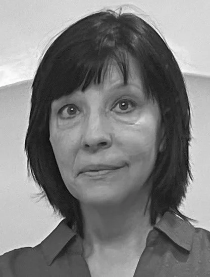 Laura Graham (First Witch) began studying Shakespeare at 18 and later earned a BFA in Acting from Cornish College of the Arts in Seattle. As a military wife, she traveled widely and appeared in theaters around the US. Favorite Shakespeare roles inclu