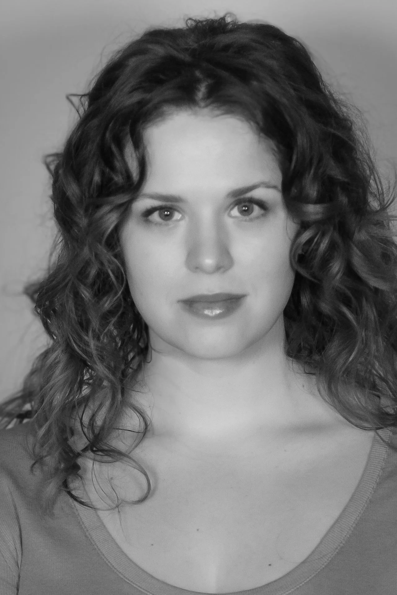 Catherine Haverkampf (Ross/First Apparition) is a Massachusetts based actor and theatre artist. Having worked at theatres across the East Coast and internationally, she is thrilled to be back in Belfast after stage managing MCSS’s production of Twelf