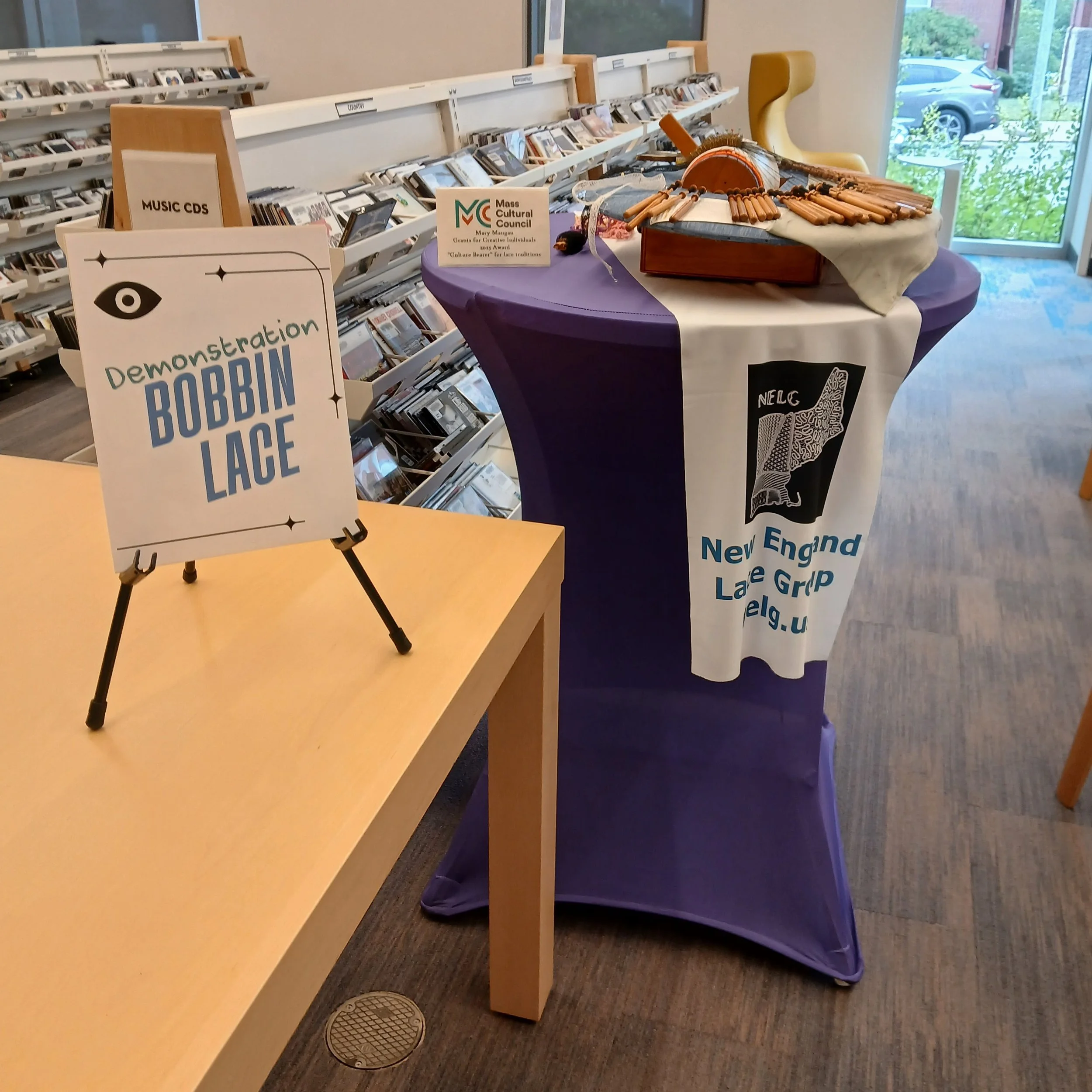 Had a lovely day yesterday at the @medfordlibrary Maker event. Met some great other makers, scored some stash fabric at the craft supply swap, and met some other crafty folks interested in a range of things. 

The librarians in #MedfordMA are delight