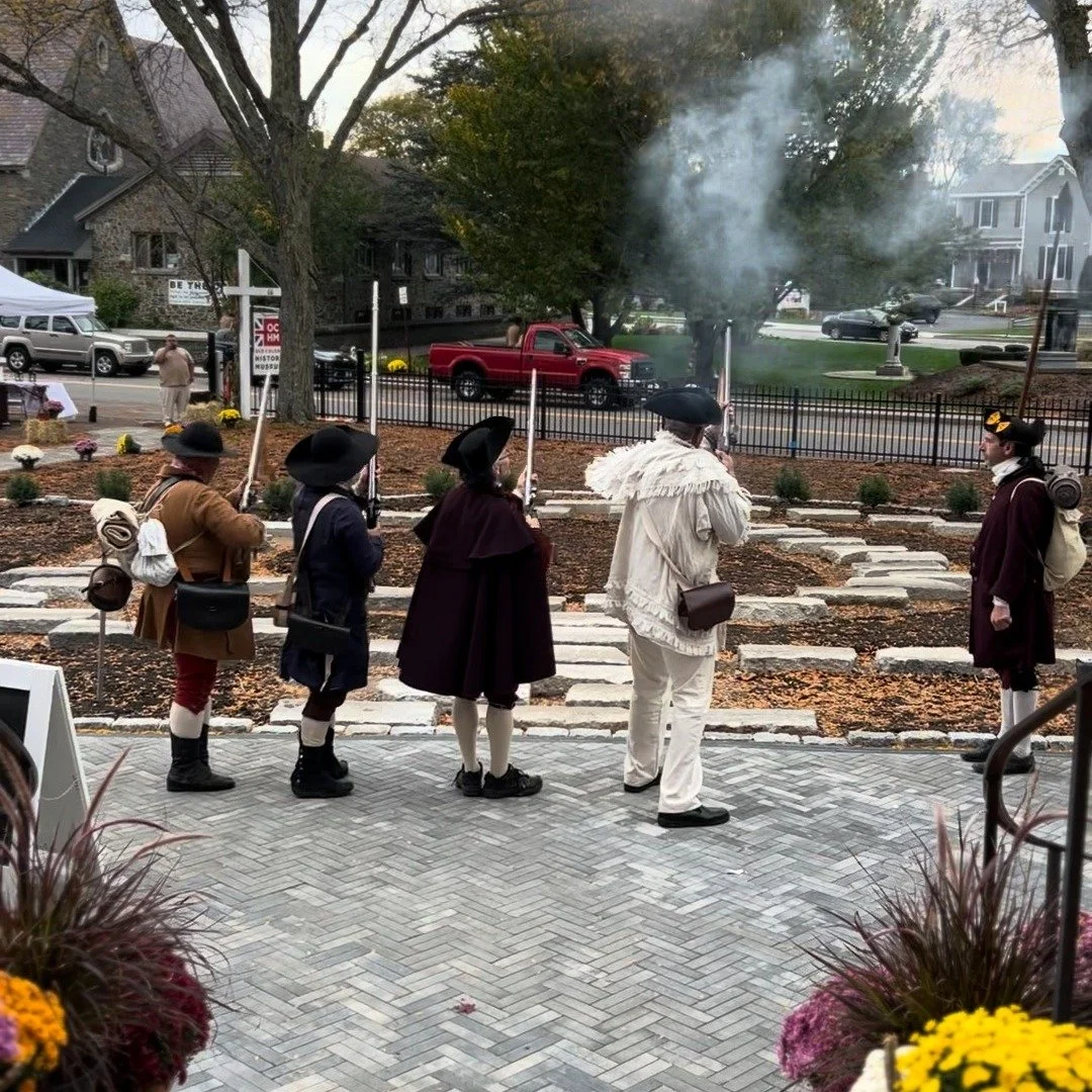 Our #Rev250 season ends with a bang at the #TauntonMA @oldcolonyhistory event yesterday!

Despite the cold, lace was made--including the Stillwell fish by new lacemakers.

Judy Jeon-Chapman and I met the Mayor of Taunton @mayorshaunnaoconnell , who w