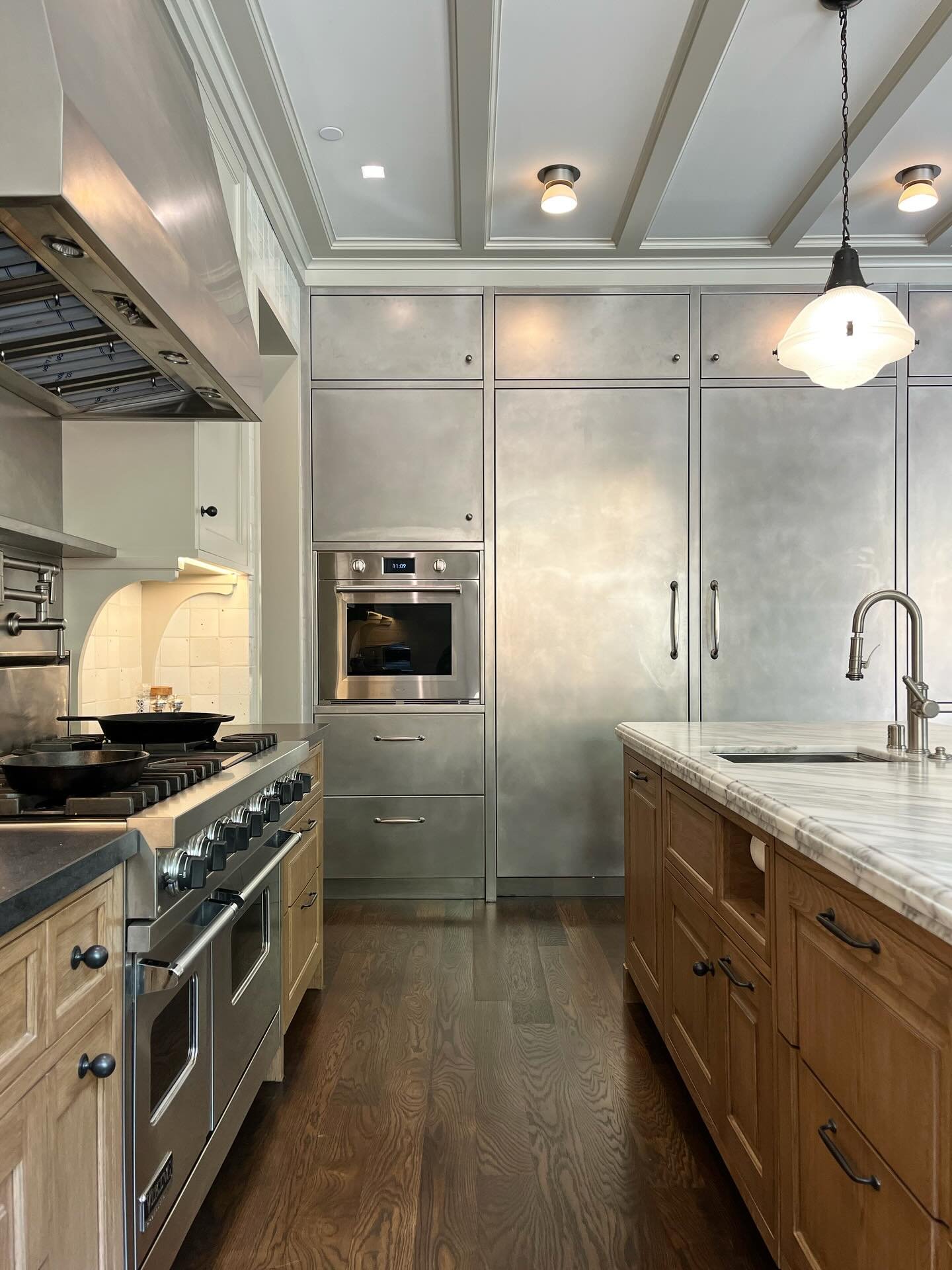 ✨Fantastic flush-inset stainless steel Kitchen wall with integrated appliances &amp; Vicenza Oak interiors for this recently completed project we developed for @leascheinstudio 🙌🏼 

Stay-tuned for more details &amp; features from this steel elevati