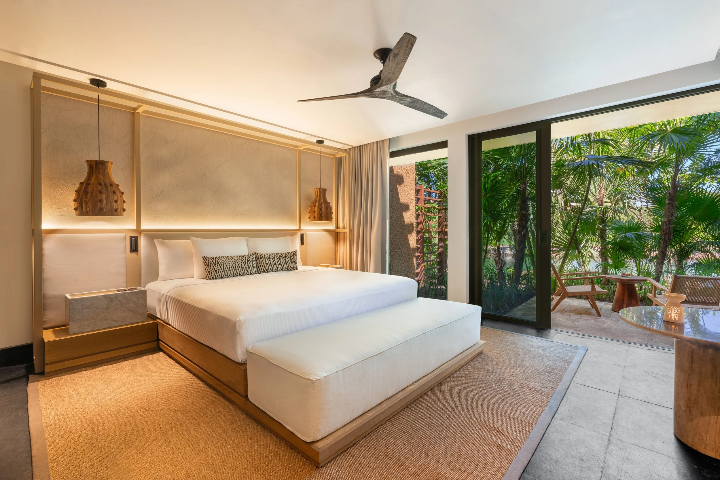 BTMXMY_THREE_BEDROOM_FAMILY_RESIDENCE_MASTER_BEDROOM.jpg