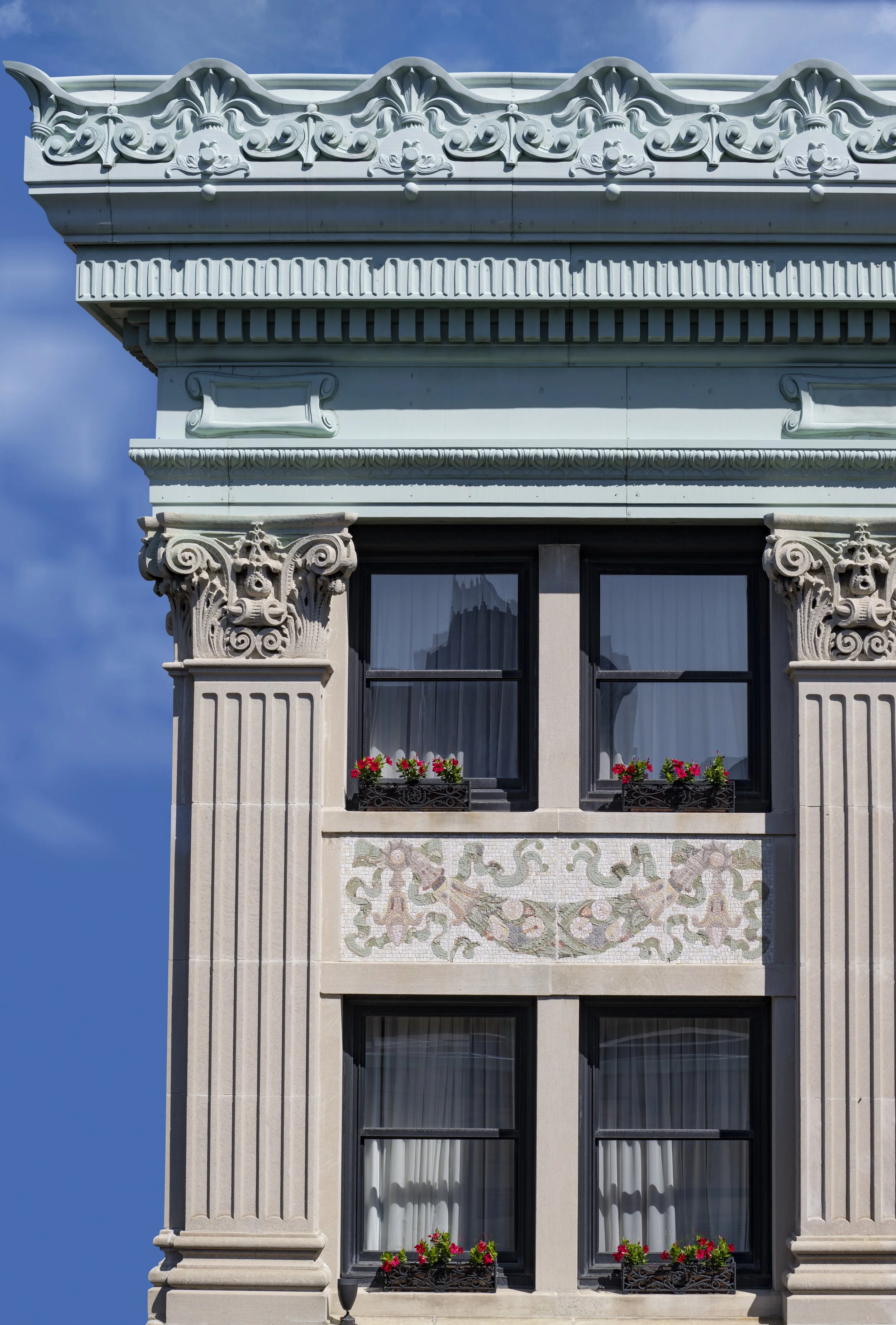 MVC23401046-XV-Beacon-Hotel-Facade-details.jpeg