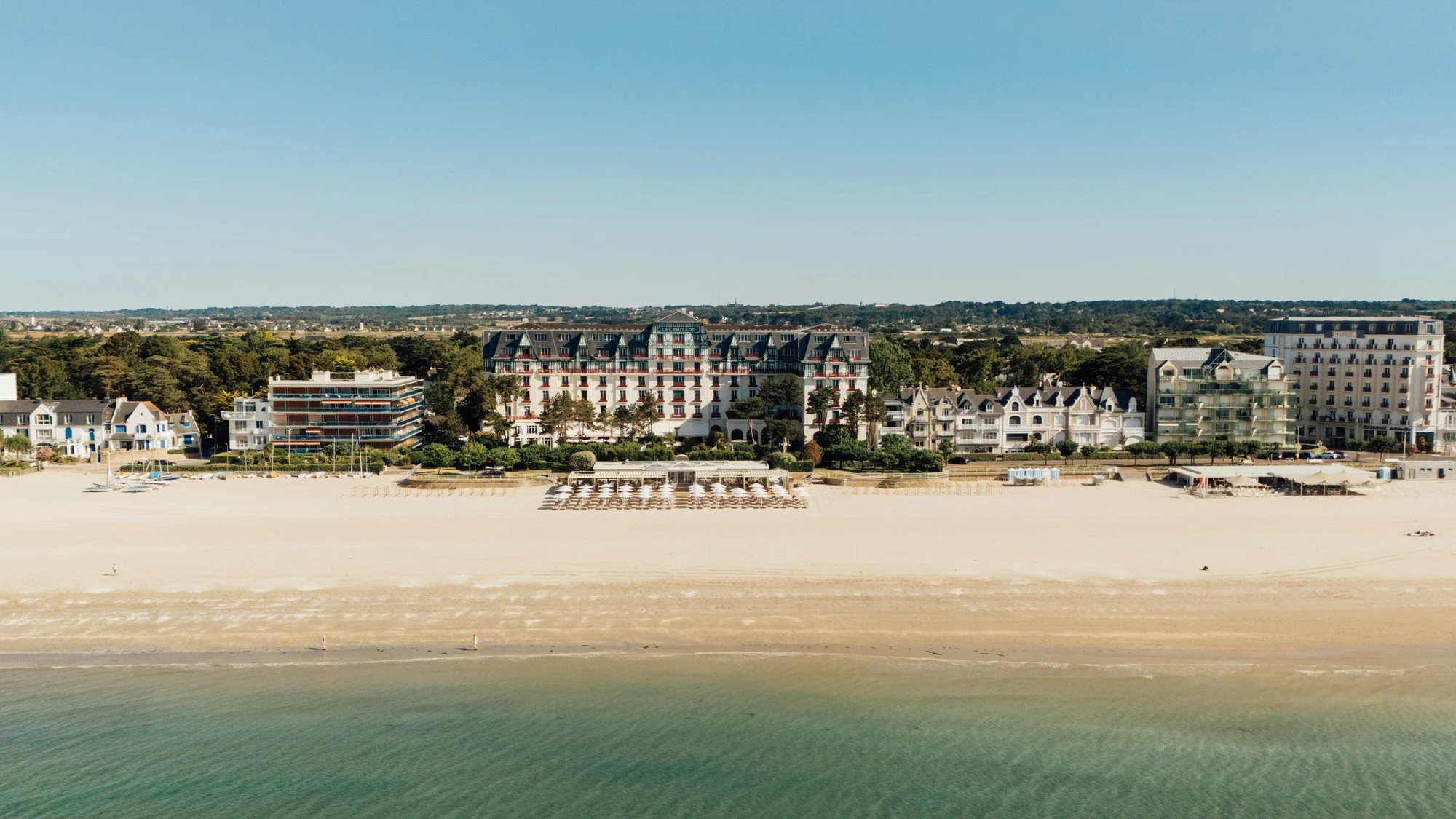 LEGENDARY BEACH RESTAURANT