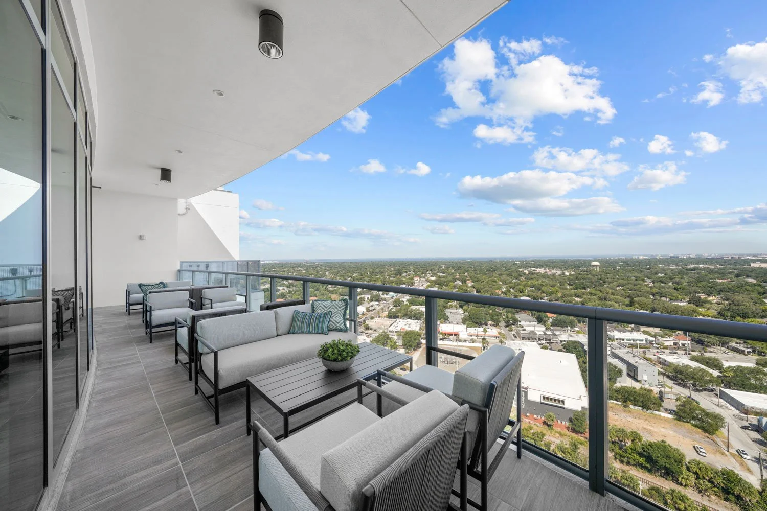 Altura Bayshore Rooftop Amenities-Tampa Listing Lab20.jpg
