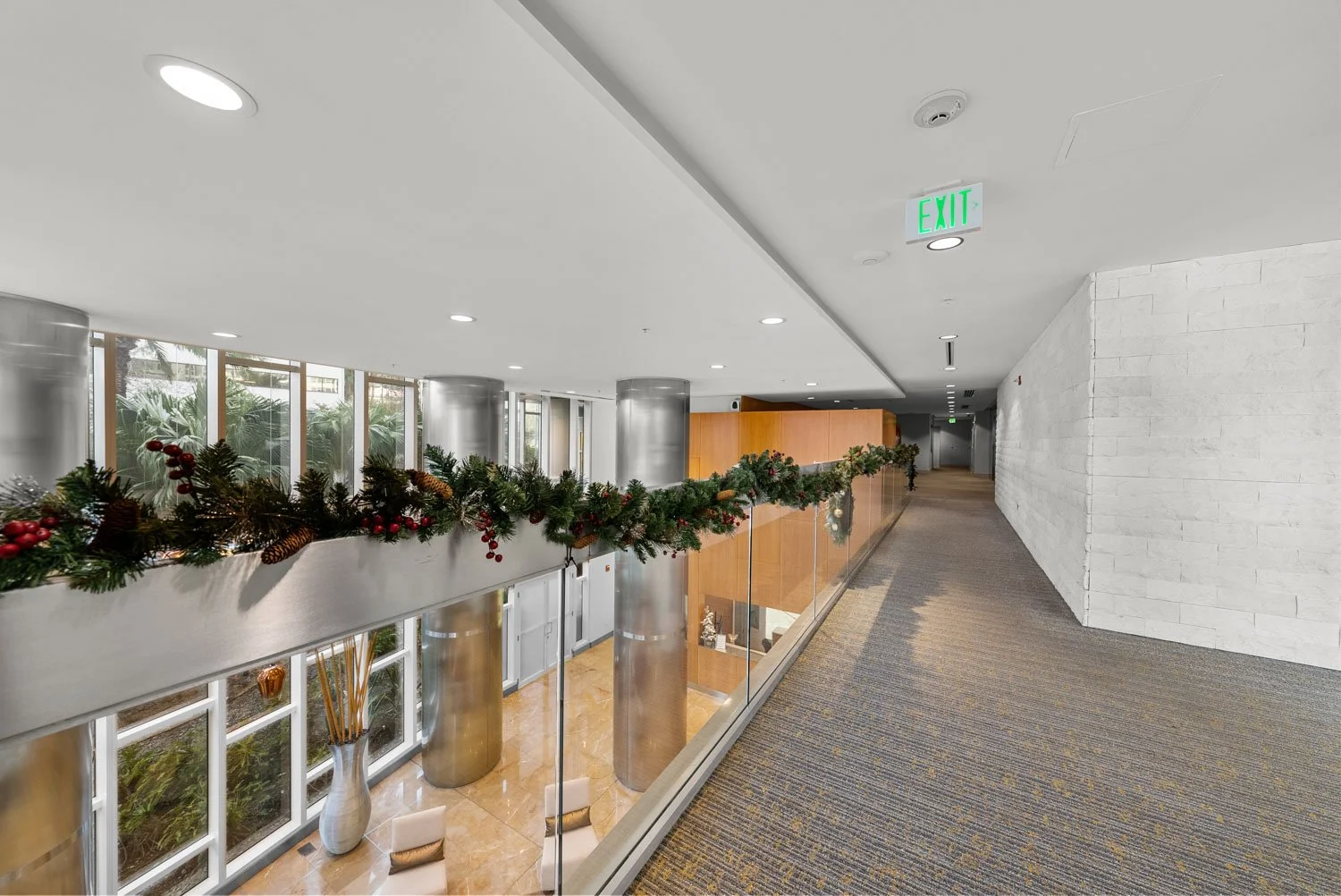 Signtaure Place Condo St Pete Tampa Listing Lab (24).jpg