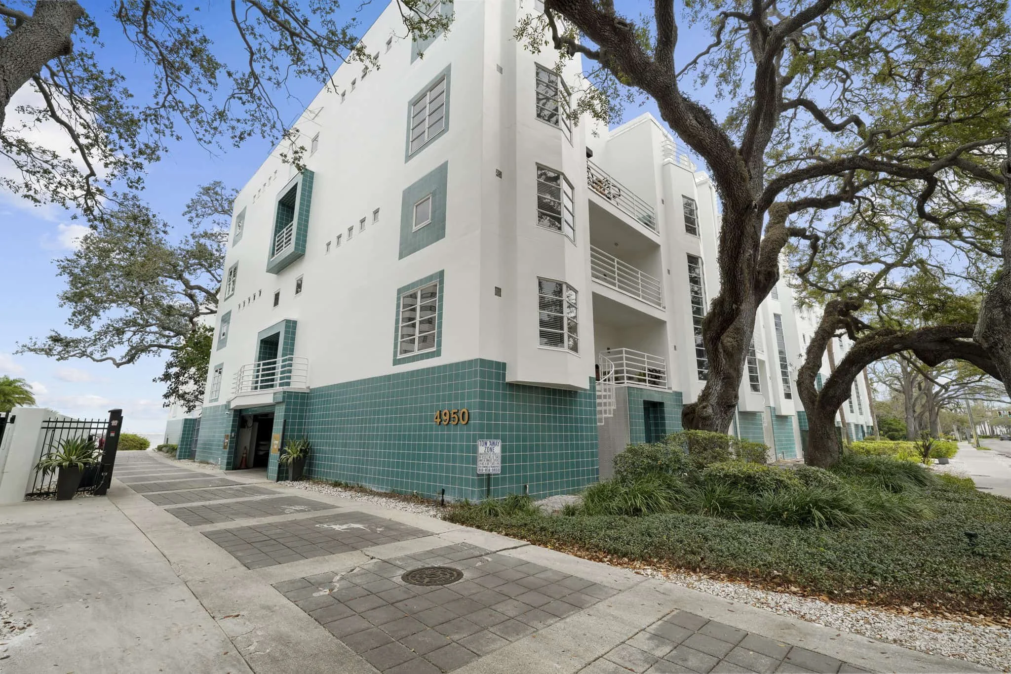 4950 Bayshore on the Boulevard-46.jpg