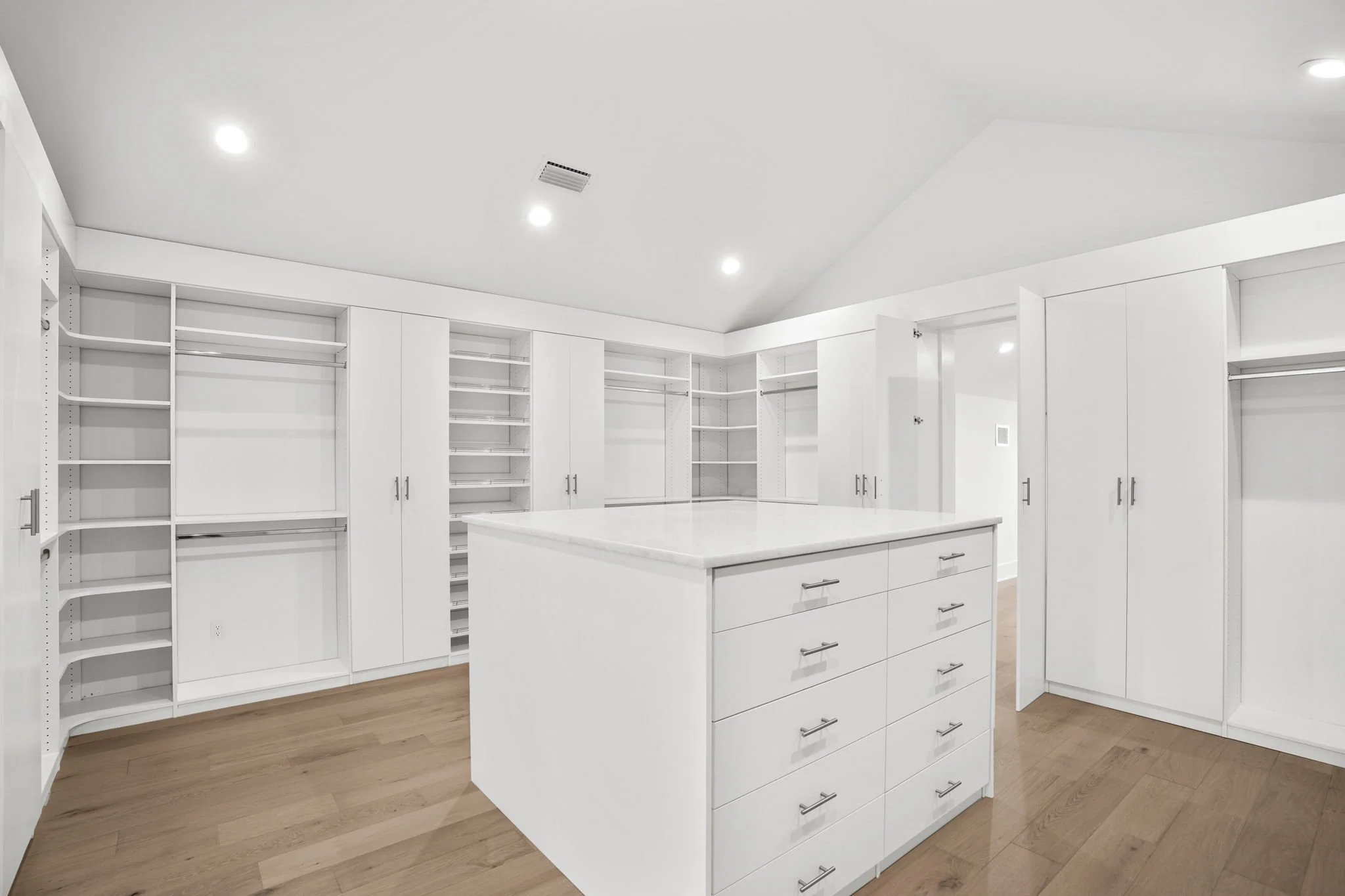 Brookshire Homes Riviera Drive (23).jpg