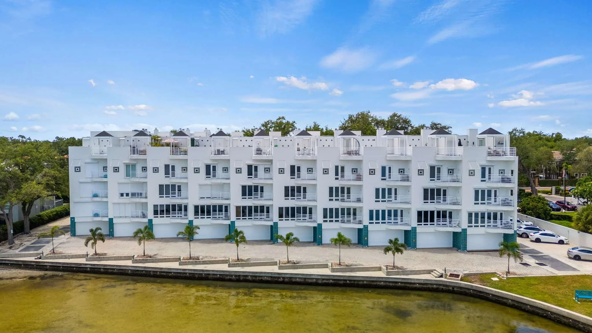 4950 Bayshore on the Boulevard-2.JPG